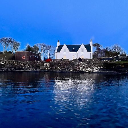 Breakish Carnmhor, Isle Of Skye - Stunning 242 Year Old Cottage On Its Own Sea Shore! מראה חיצוני תמונה