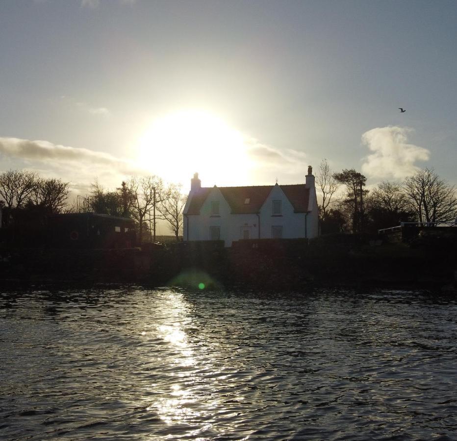 Breakish Carnmhor, Isle Of Skye - Stunning 242 Year Old Cottage On Its Own Sea Shore! מראה חיצוני תמונה