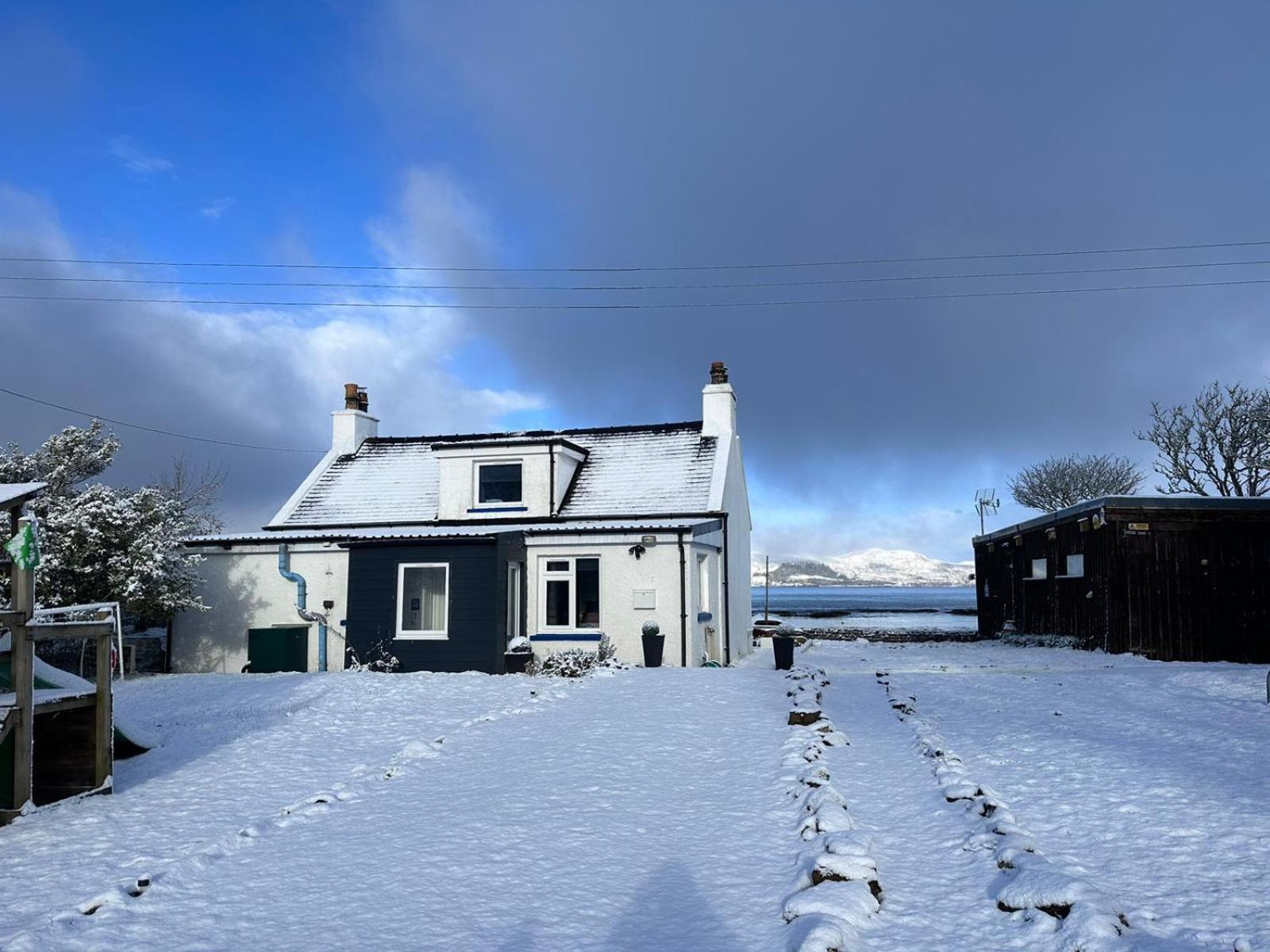 Breakish Carnmhor, Isle Of Skye - Stunning 242 Year Old Cottage On Its Own Sea Shore! מראה חיצוני תמונה