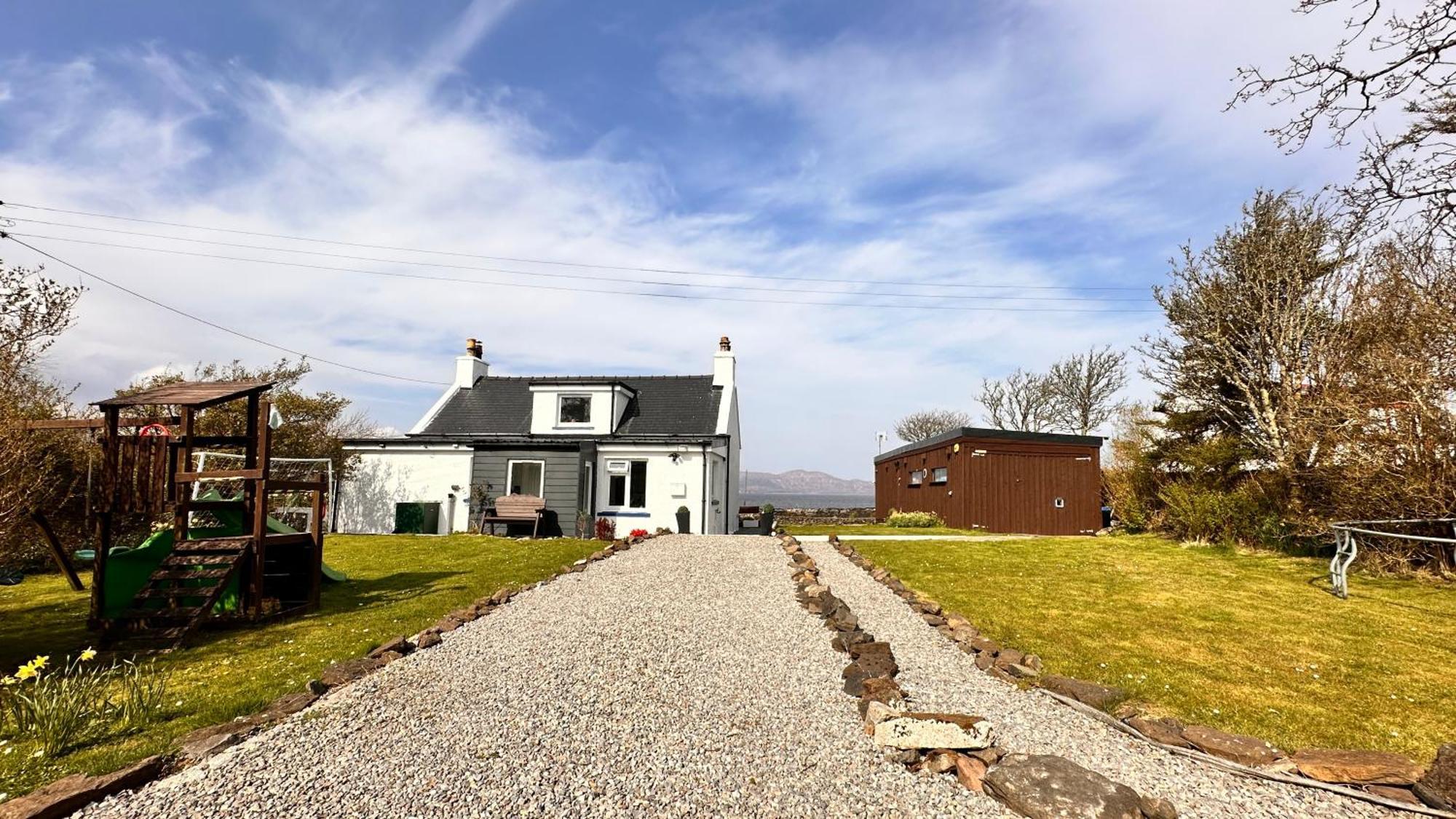 Breakish Carnmhor, Isle Of Skye - Stunning 242 Year Old Cottage On Its Own Sea Shore! מראה חיצוני תמונה