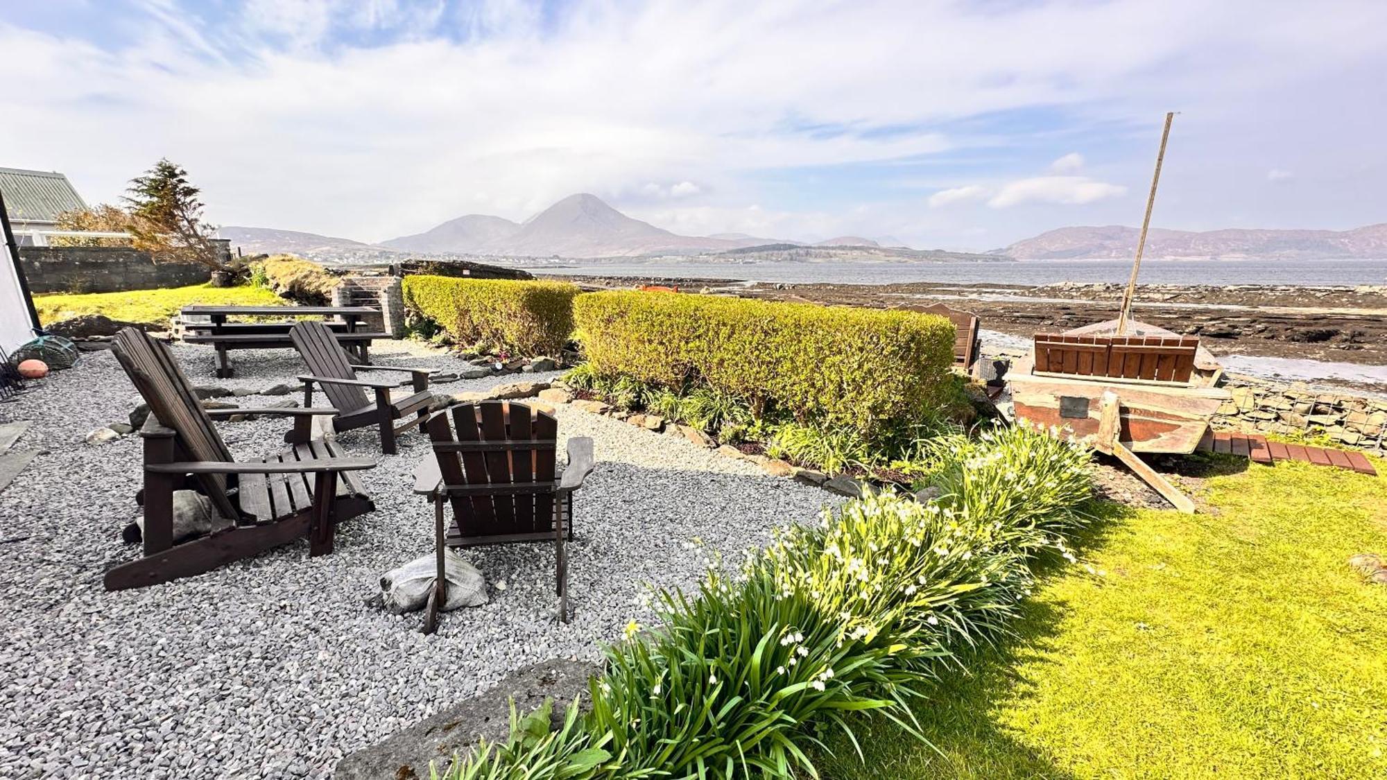 Breakish Carnmhor, Isle Of Skye - Stunning 242 Year Old Cottage On Its Own Sea Shore! מראה חיצוני תמונה