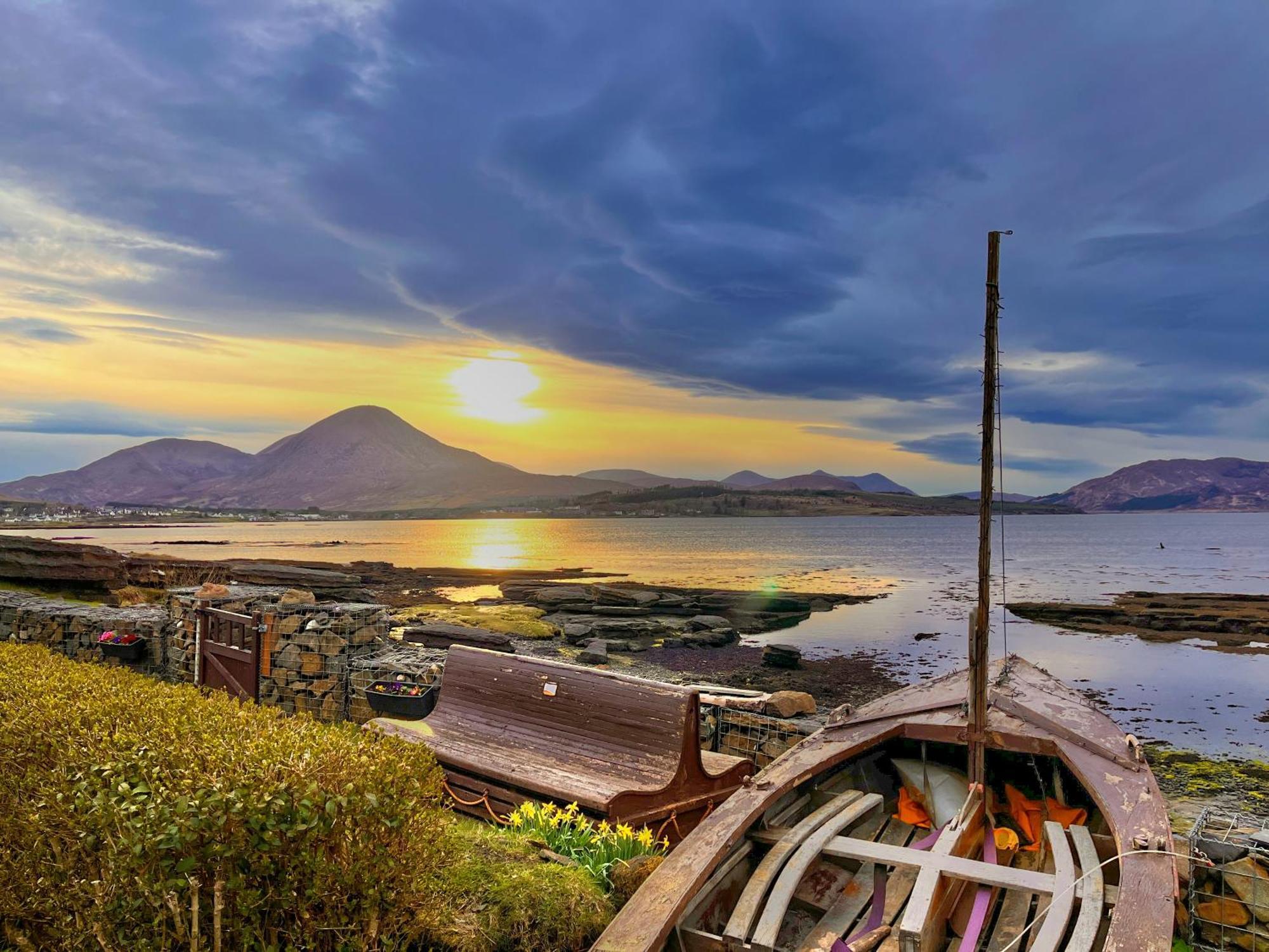 Breakish Carnmhor, Isle Of Skye - Stunning 242 Year Old Cottage On Its Own Sea Shore! מראה חיצוני תמונה