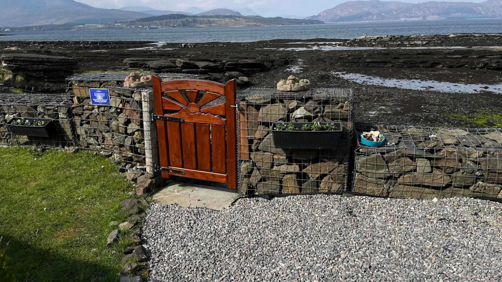 Breakish Carnmhor, Isle Of Skye - Stunning 242 Year Old Cottage On Its Own Sea Shore! מראה חיצוני תמונה