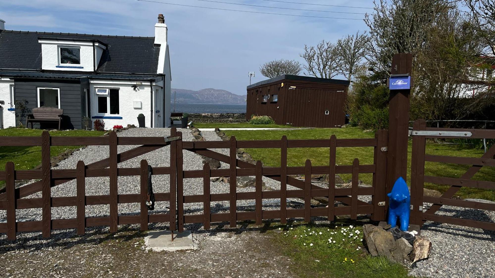 Breakish Carnmhor, Isle Of Skye - Stunning 242 Year Old Cottage On Its Own Sea Shore! מראה חיצוני תמונה