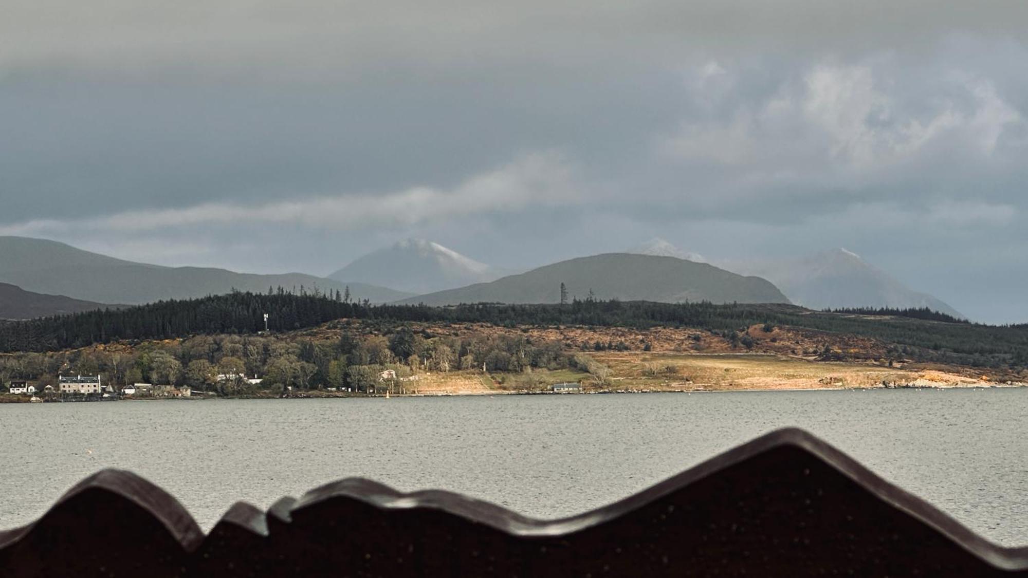 Breakish Carnmhor, Isle Of Skye - Stunning 242 Year Old Cottage On Its Own Sea Shore! מראה חיצוני תמונה